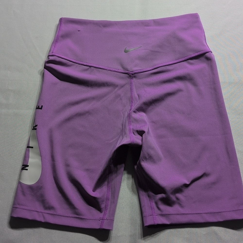 Nike Women's Purple Shorts Size Small - Picture 3 of 6